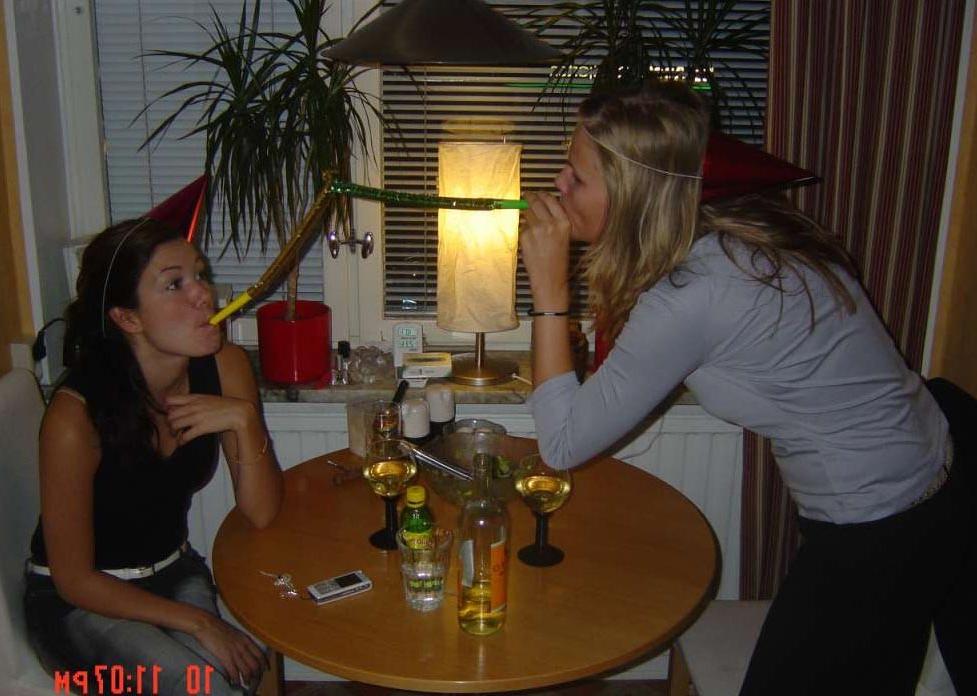 15P Real drunk amateur girls going wild