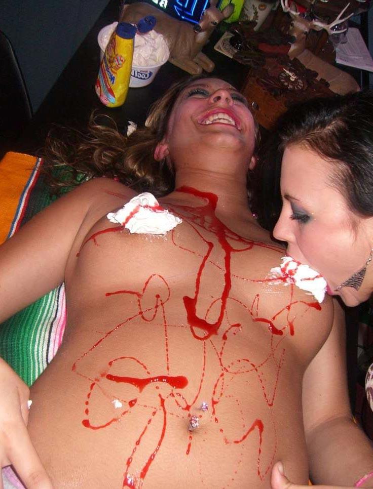 15P Real drunk amateur girls going wild