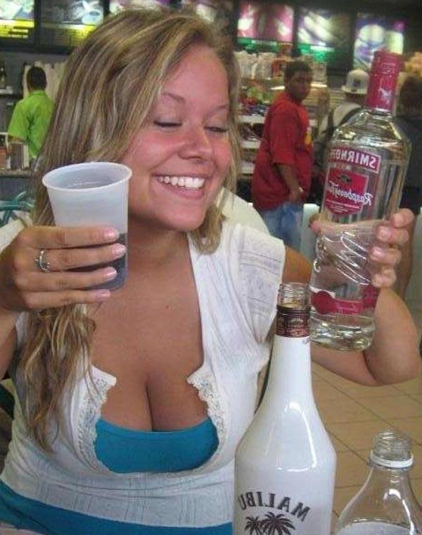 15P Real drunk amateur girls going wild