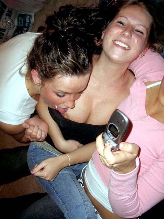 15P Hot pics of drunk teens getting naked and having fun at parties