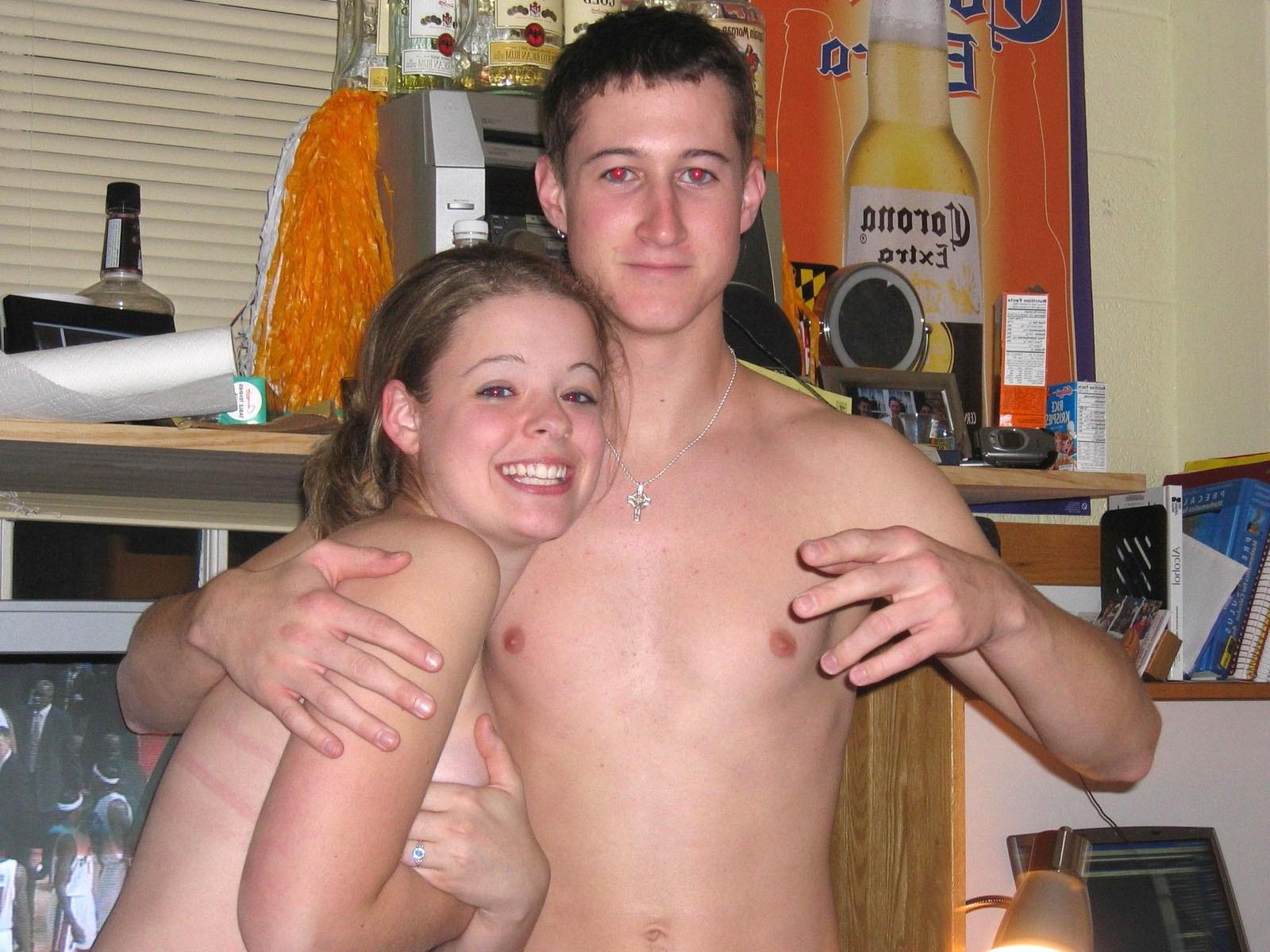 15P Hot pics of drunk teens getting naked and having fun at parties