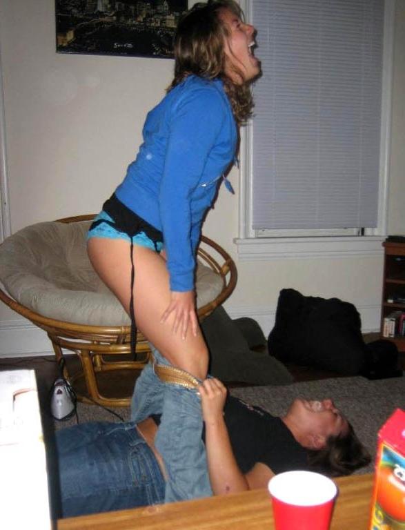 15P Hot pics of drunk teens getting naked and having fun at parties