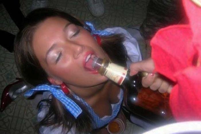 10P Wasted Drunk College Babes Exposing Tender Pink Flesh
