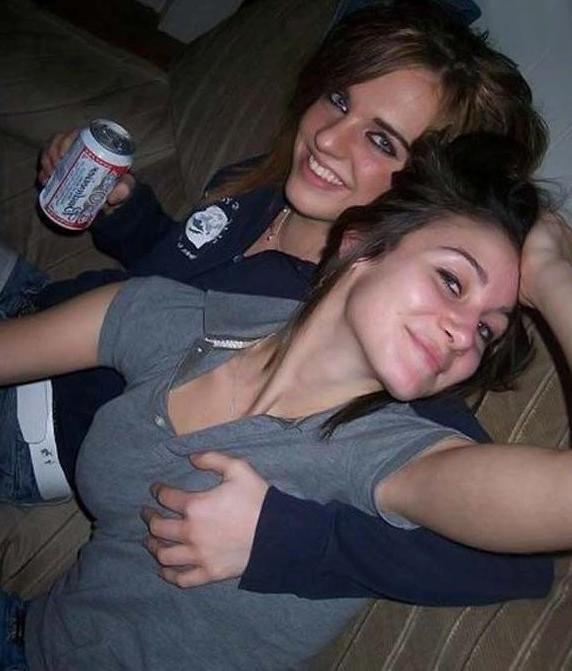 10P Wasted Drunk College Babes Exposing Tender Pink Flesh