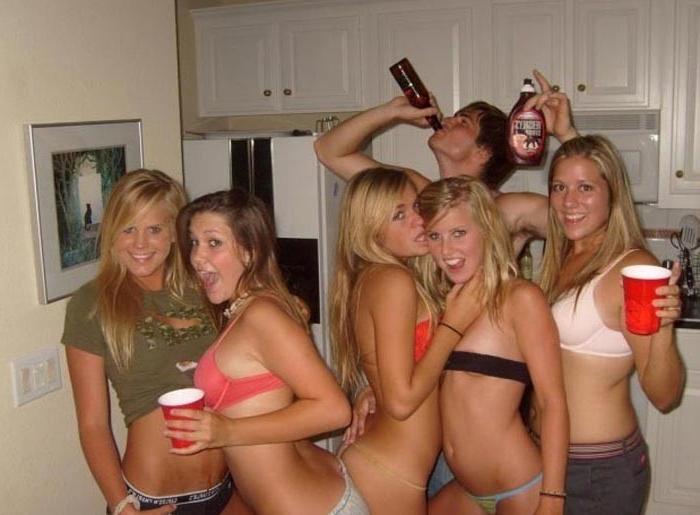 15P Real drunk amateur girls getting wild