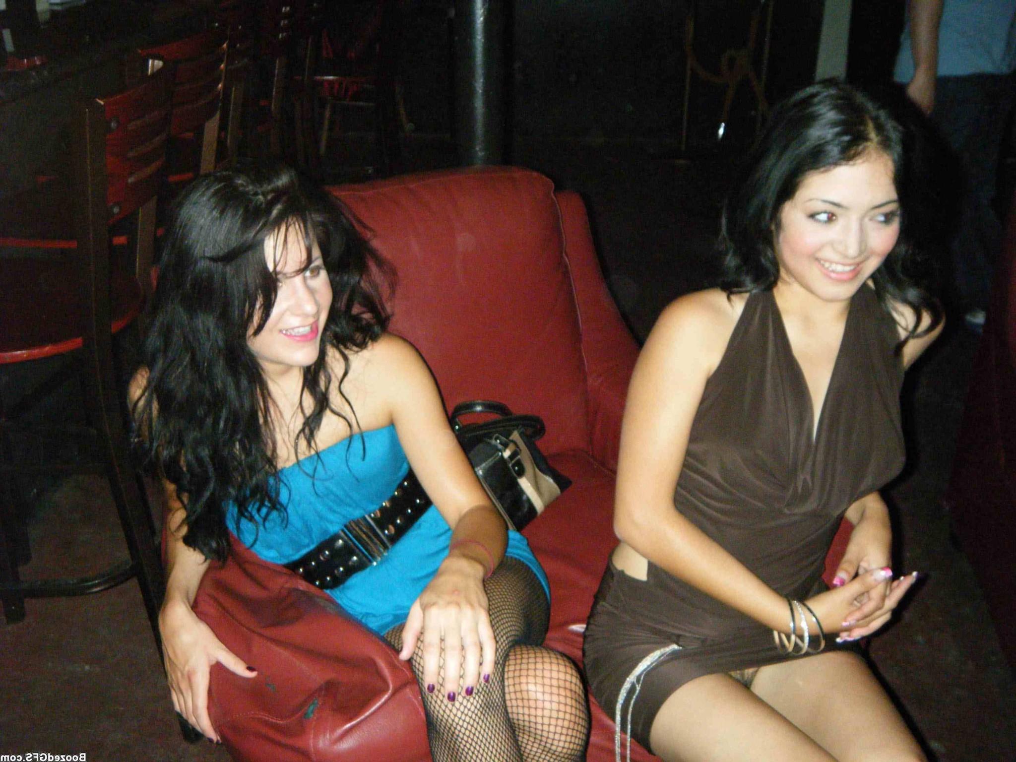 4P Drunk partygirls sucking and fucking at a wild sex orgy