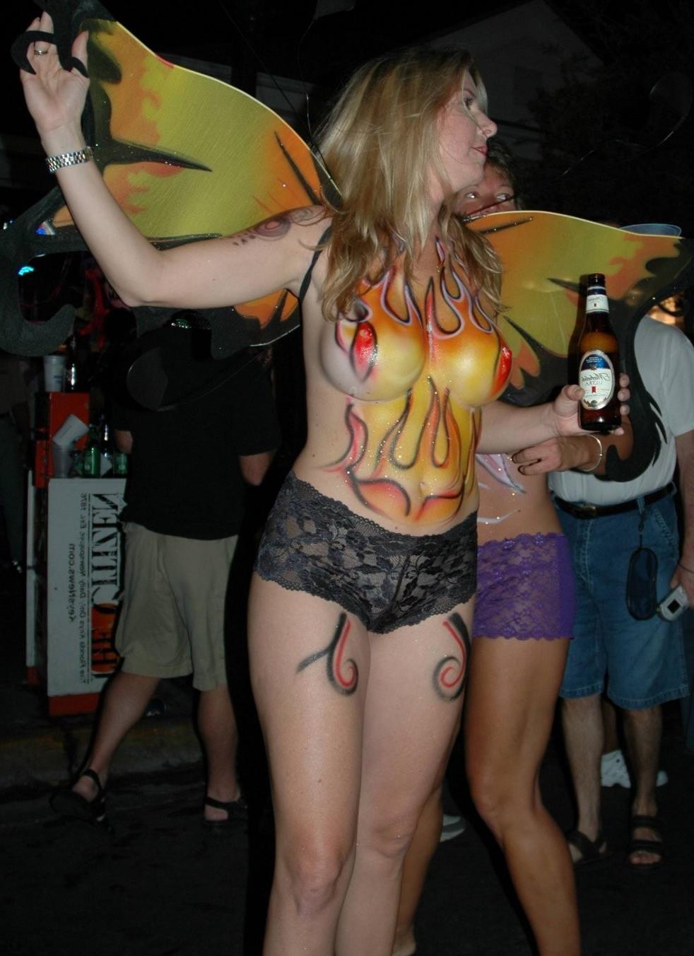 15P Drunk Naked Mardigras Spring Break College Girls Flashing