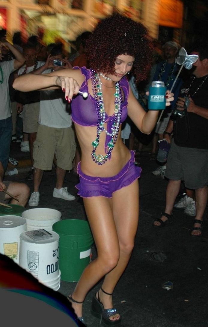 15P Drunk Naked Mardigras Spring Break College Girls Flashing