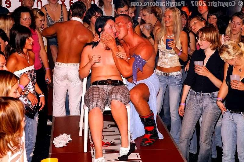 20P Drunk amateur babes get face fucked anonymously