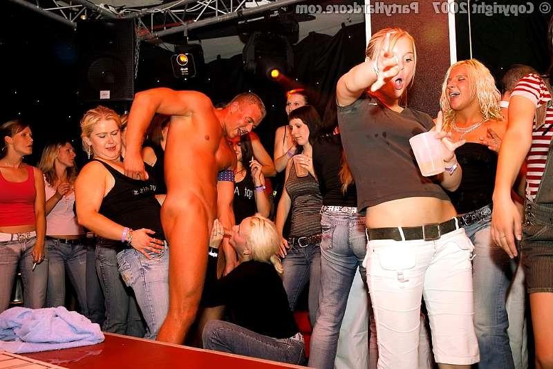 20P Drunk amateur babes get face fucked anonymously