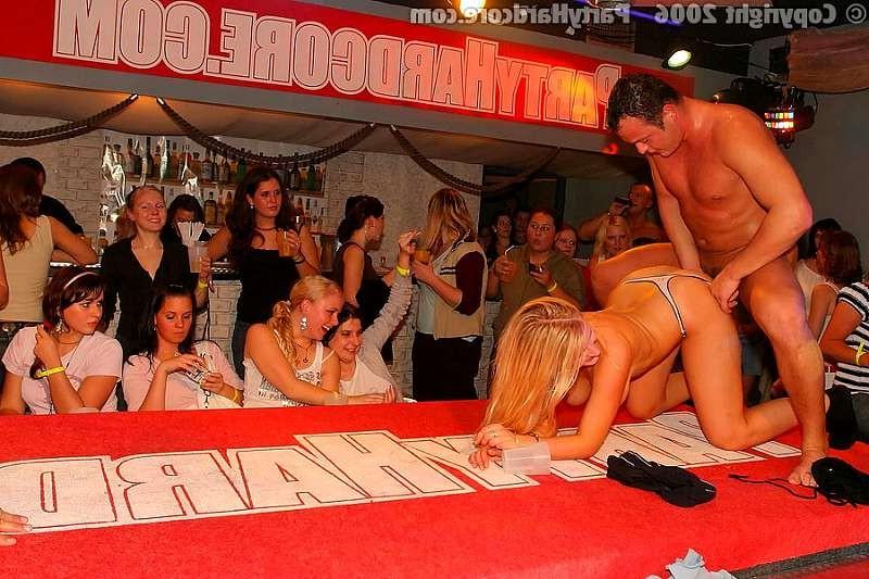 20P Malestrippers seduce teen amateurs to go dirty