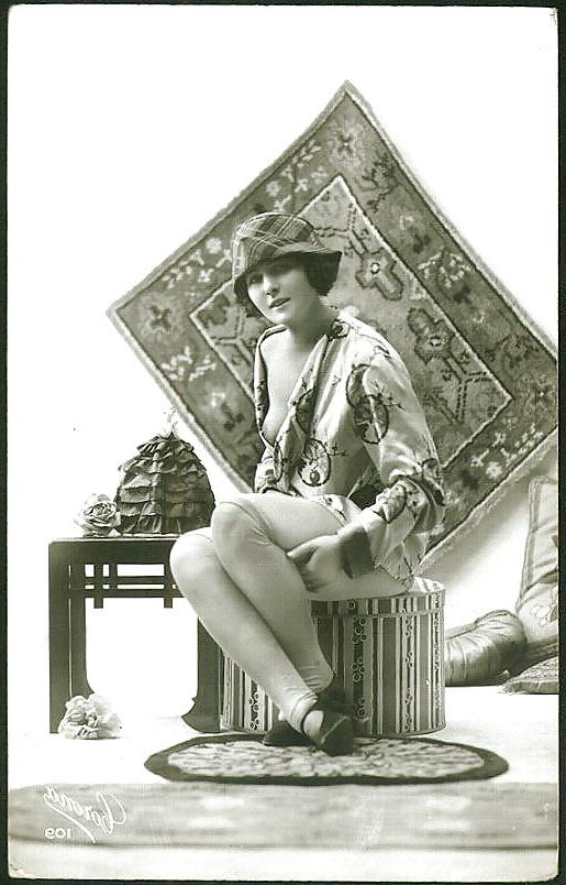 25P Old French postcards 12