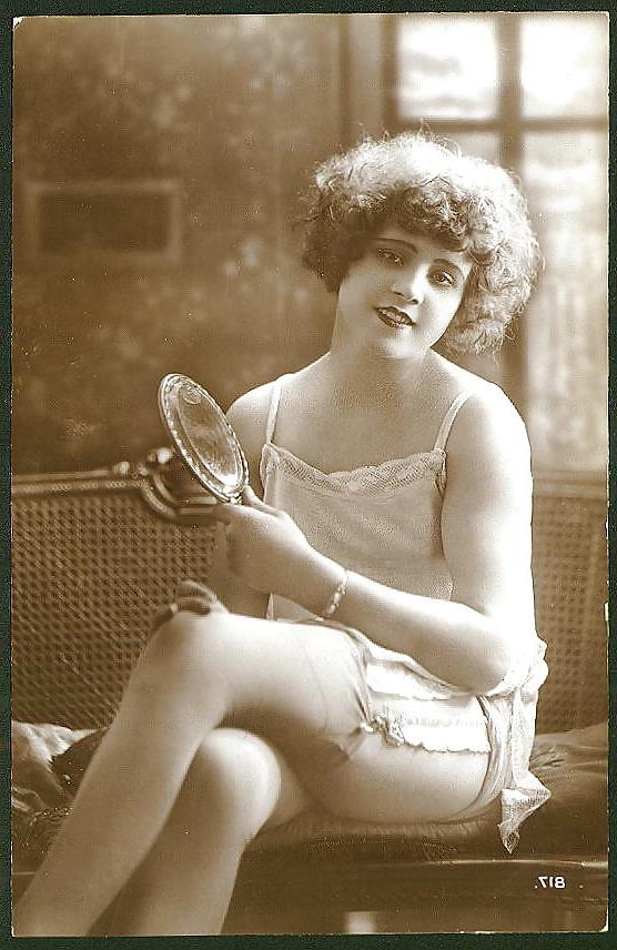 25P Old French postcards 12