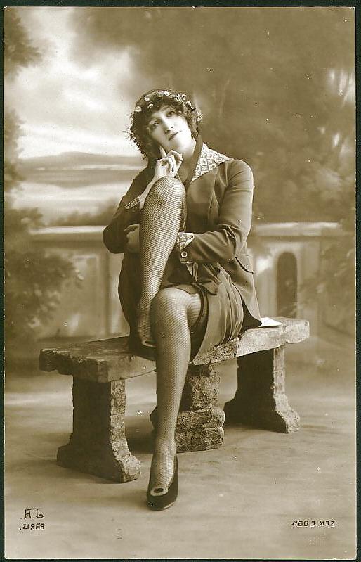 25P Old French postcards 12