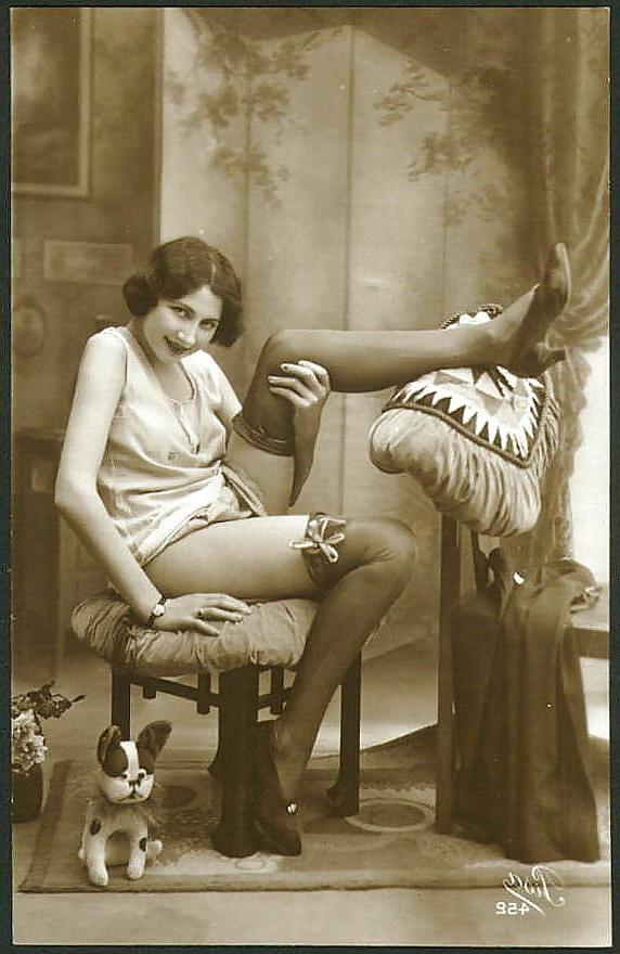 25P Old French postcards 12