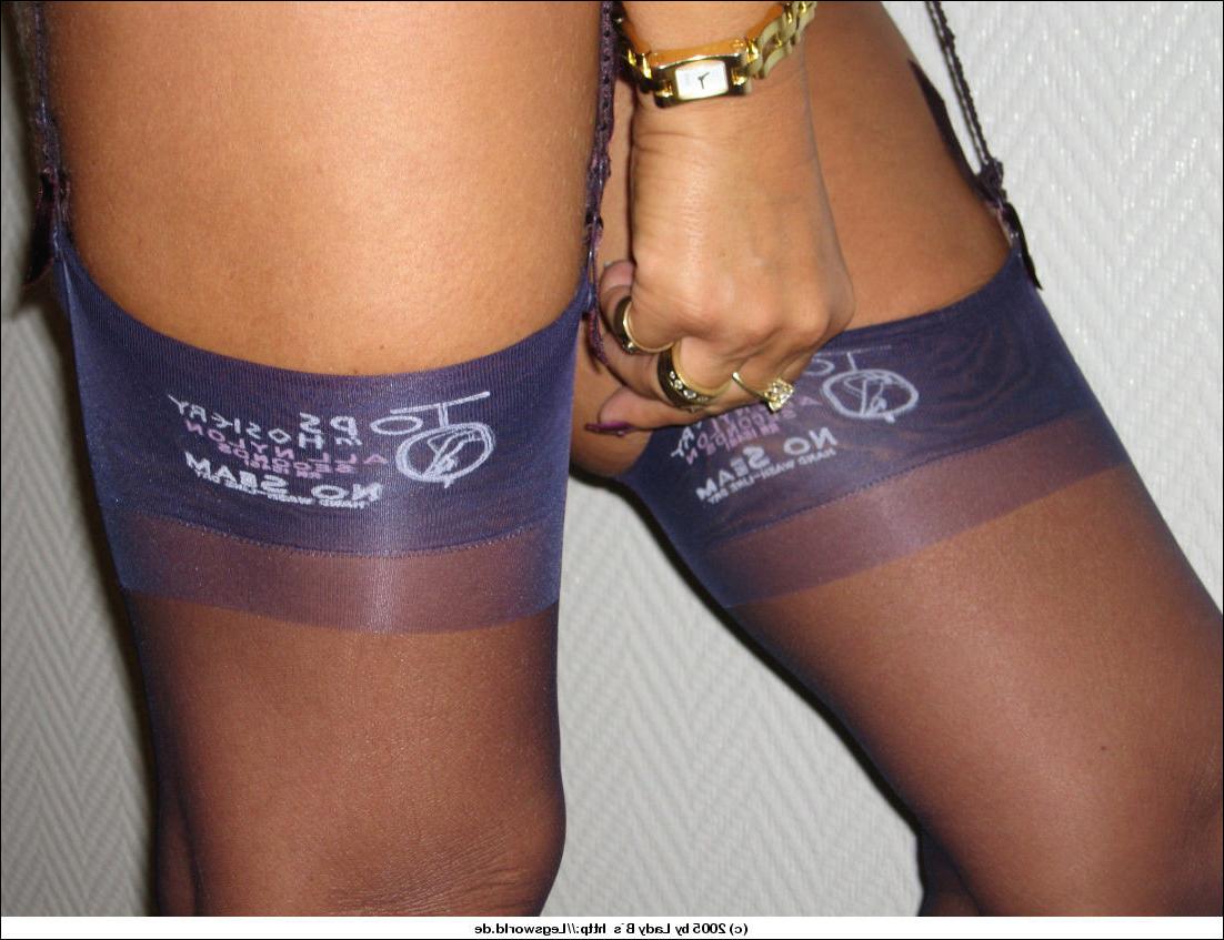 12P Experinced lady B showing her stockings ass and legs