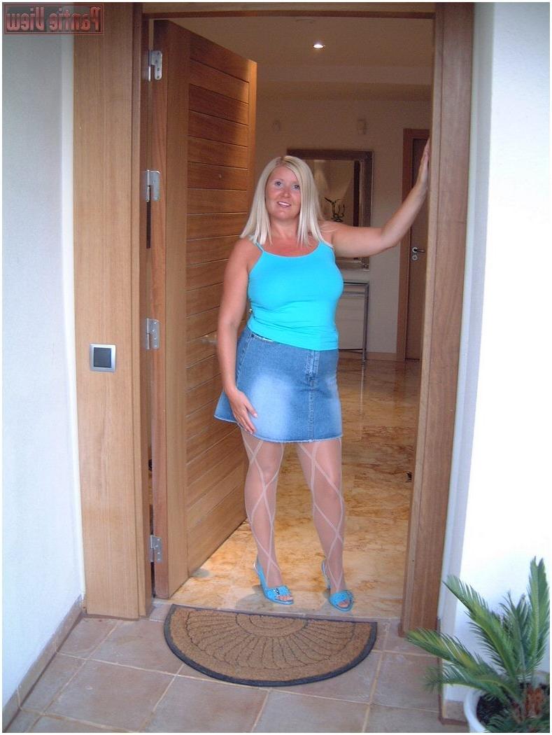 15P Blonde in blue outfit and white pantyhose wearing no panties
