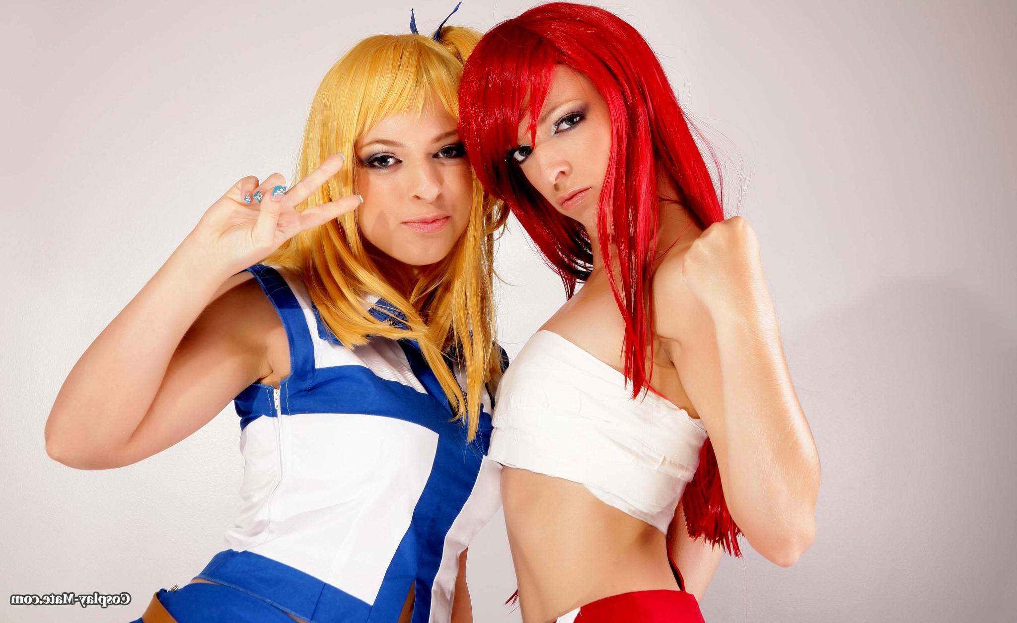 12P Cute cosplay girls play dressup
