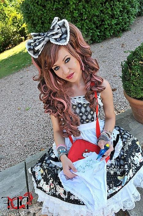 16P Subil Arch russian cutie outdoors in cosplay outfit masturbates