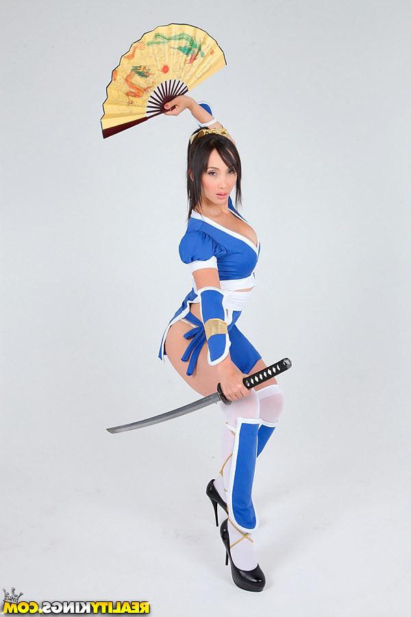 15P Katsuni, Risi and Shyla cosplay together