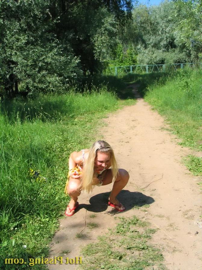 15P Blonde teen pissing outdoor