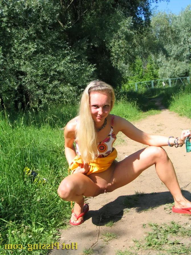 15P Blonde teen pissing outdoor