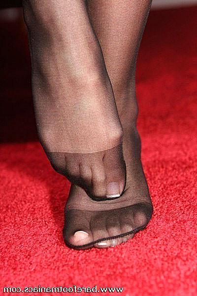 16P This beaver in stockings loves to give blow and foot jobs barefoot