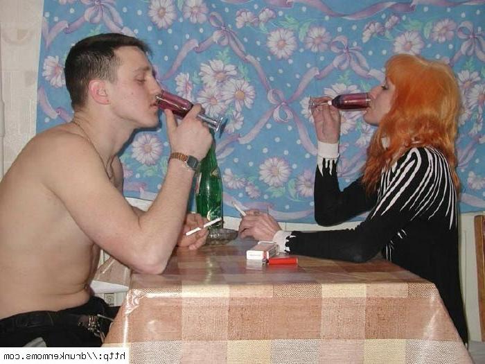 16P Drunk mature redhead with her guy