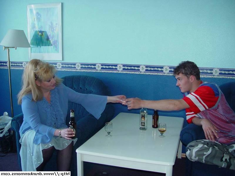 16P Drunk blonde granny fucking