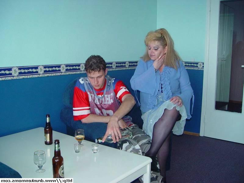 16P Drunk blonde granny fucking