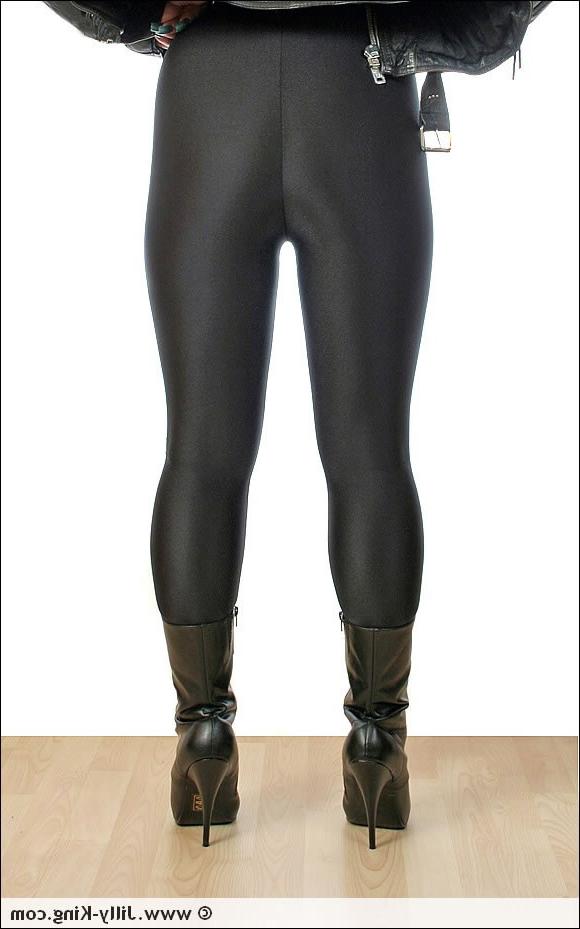 15P Spandex and leather fetish milf with killer body
