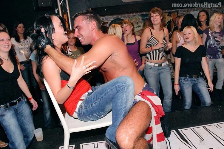 16P Horny hot sluts sucking and fucking hard