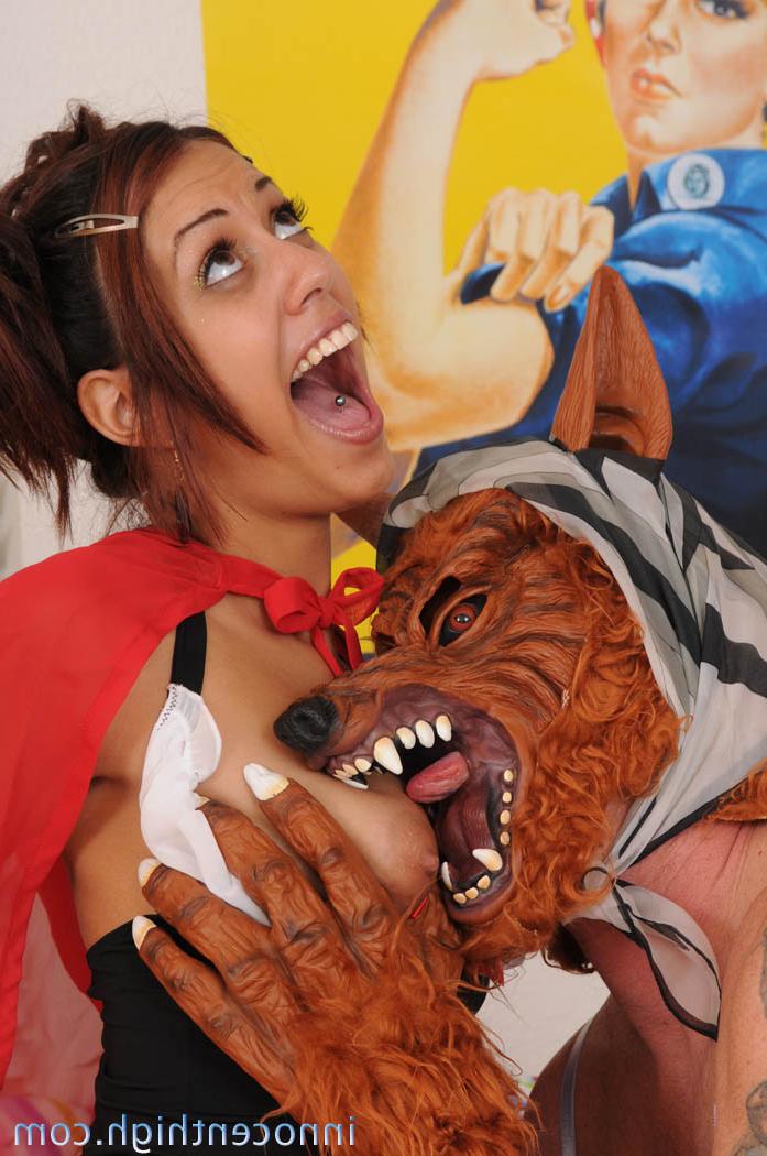 16P Girl fucked by guy in wolf costume