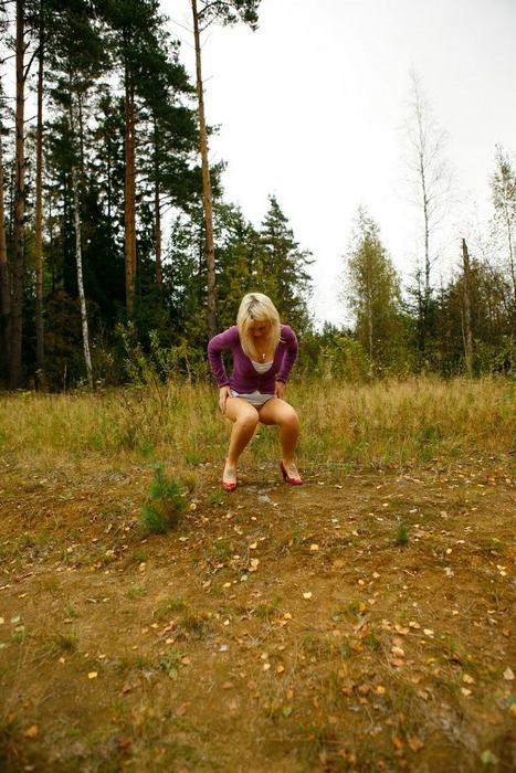 15P Yummy blonde teen without panties takes a piss in the forest