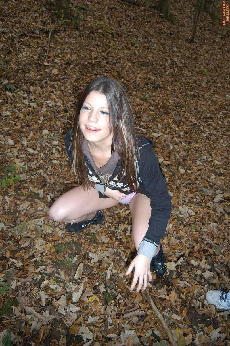 16P Hot teens pissing in their cotton panties outdoor