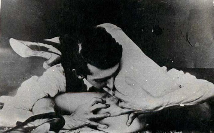 16P amateur ladies from 1930s slurping cock in oral sex pics