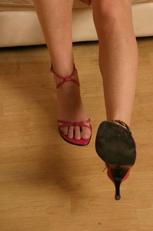 9P Amateur babe does footjob hard sex and gets cum
