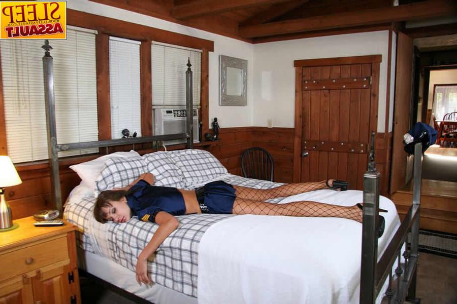 16P Drunk chick passes out on the bed and gets fucked