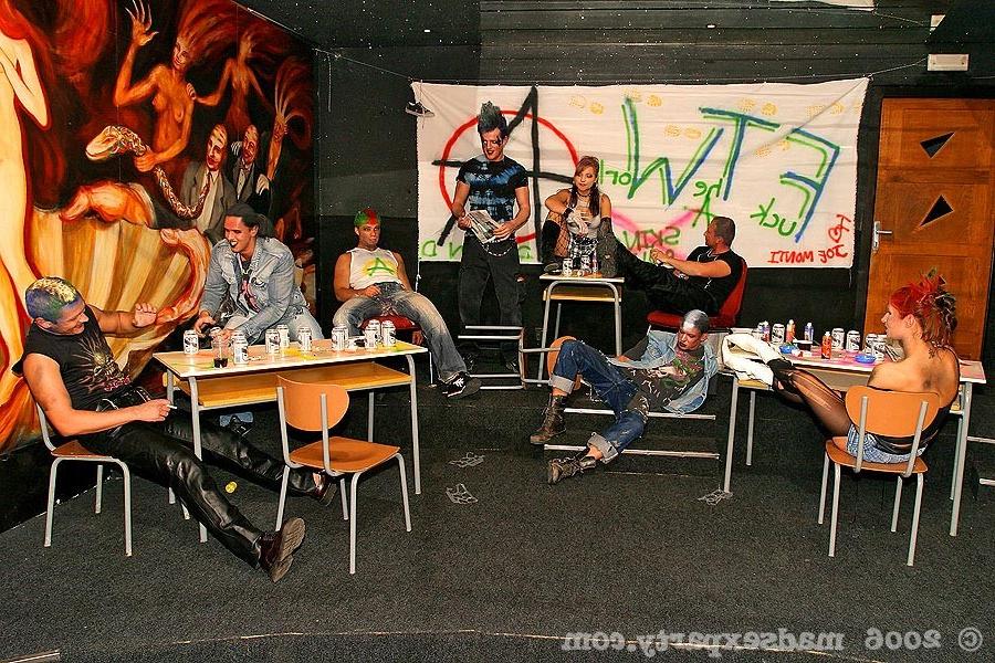 16P Wild and mad sex party with 20 people