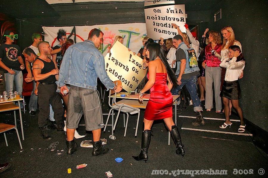 16P Wild and mad sex party with 20 people