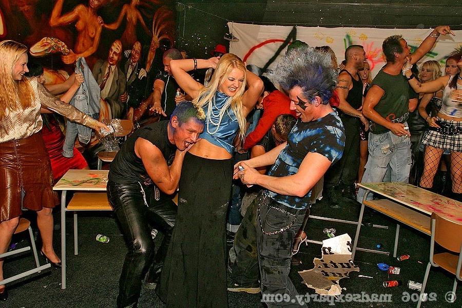 16P Wild and mad sex party with 20 people