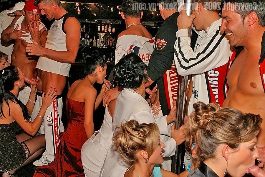 15P Drunk glamour ladies sucking cocks in a line