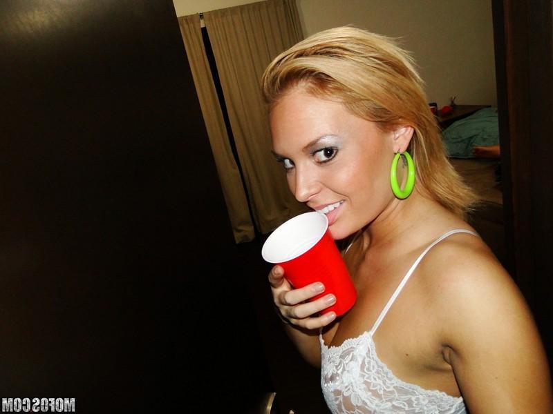16P Lucky guy gets his dick fucked and sucked by two drunk babes