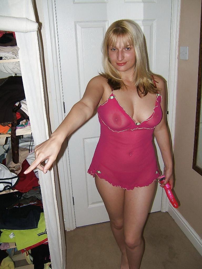19P Busty Blonde MiLF