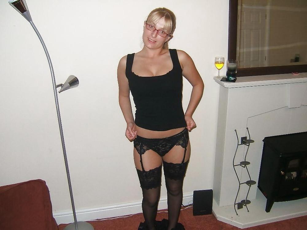 19P Busty Blonde MiLF