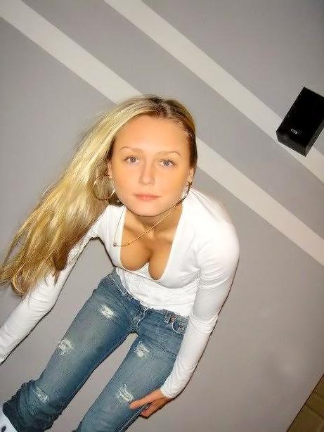 15P Sexy nextdoor girlfriends posing and smiling on camera