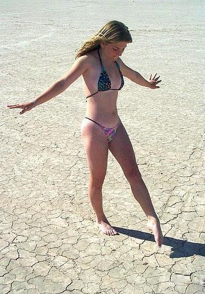 15P Gorgeous nude drunk girls posing on camera