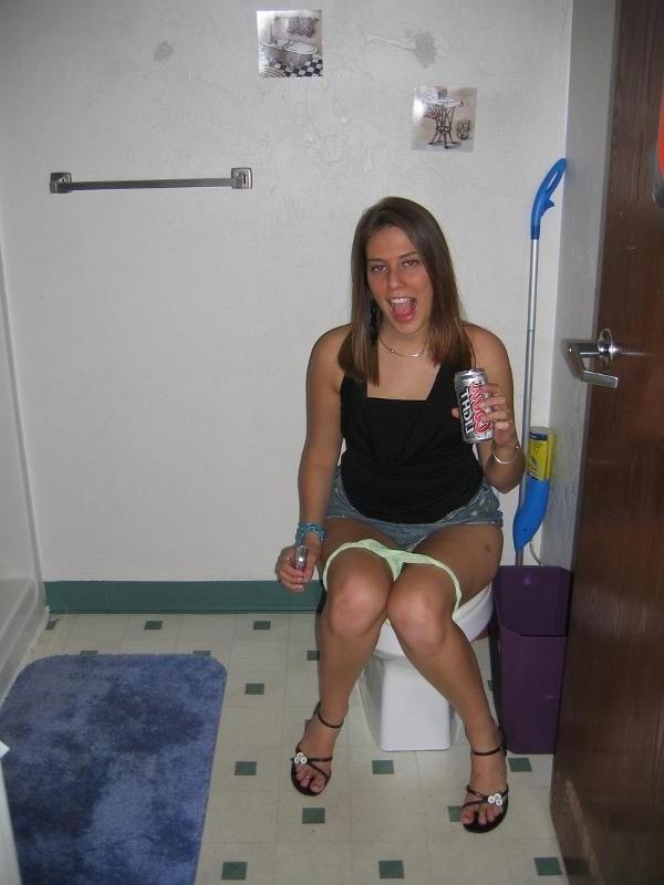 15P Gorgeous nude drunk girls posing on camera