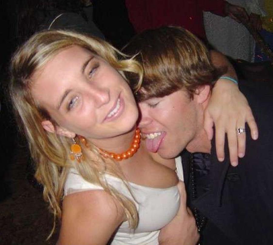 15P Amateur hot teens posing and sucking a dick hard