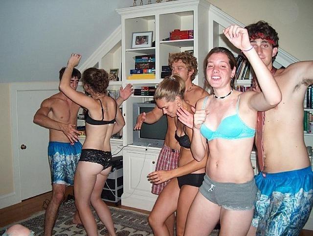 15P Amateur hot teens posing and sucking a dick hard